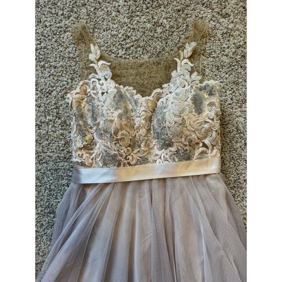 WATTERS & WATTERS Womens Formal Dress, size 12, Gold sequin & Tulle - Picture 6 of 15